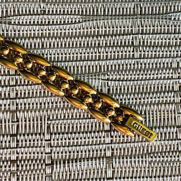 Authentic GUCCI gold tone watch w/ bezels π₯π₯ - Picture 10 of 12